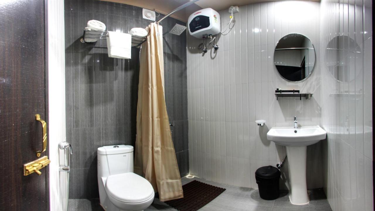Bharalu Residency Hotel Guwahati Buitenkant foto