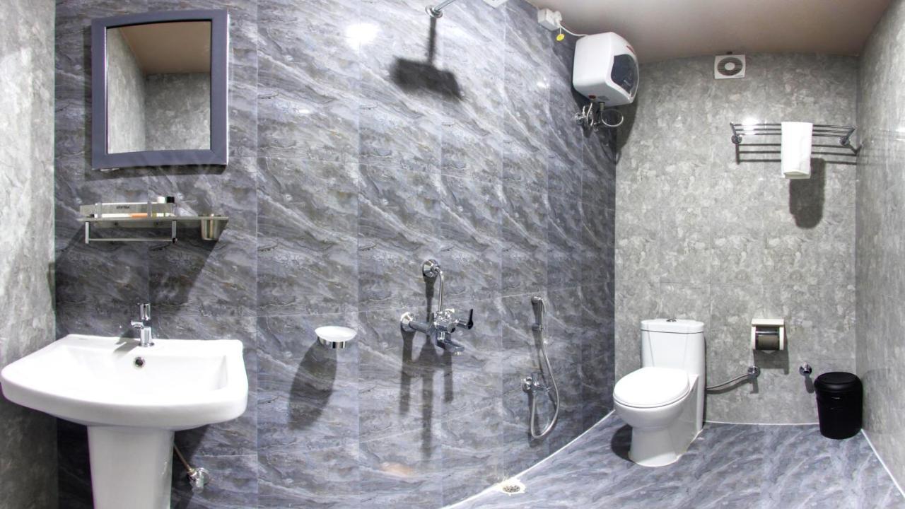 Bharalu Residency Hotel Guwahati Buitenkant foto